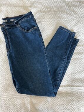 Eddie Bauer woman’s boyfriend mid rise slim Jeans - Dark Blue